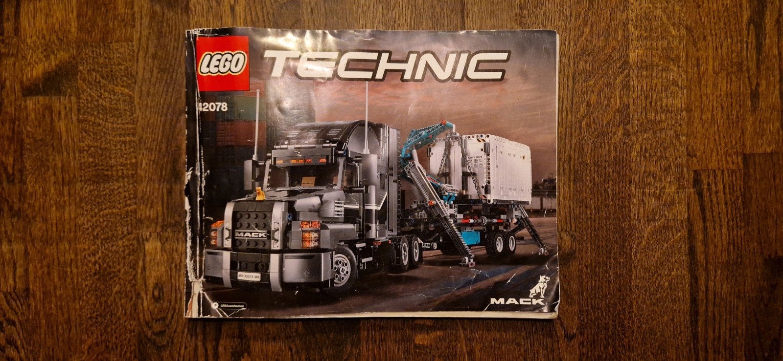 Foto 3 van lego technic mack anthem 42078