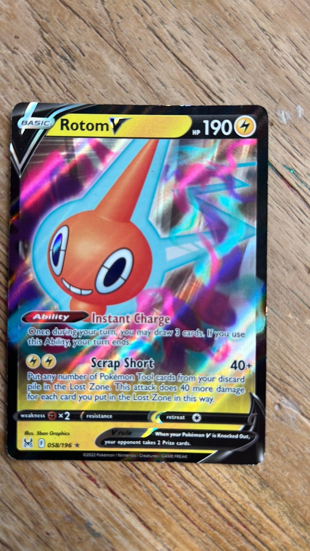 Pokemon Card Rotom V, Ophalen of Verzenden, Zo goed als nieuw, Losse kaart