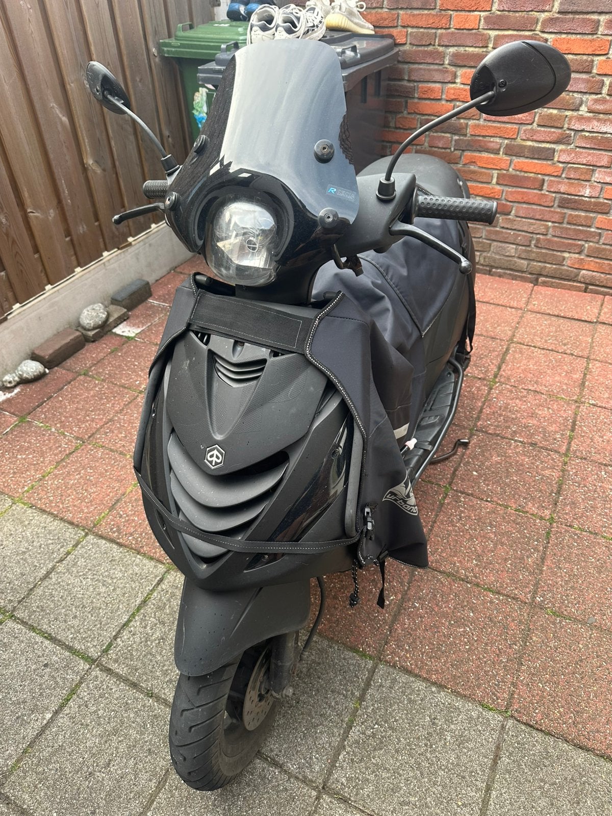 Piaggio Zip 4T 2016 – Geel kenteken – Opknapper, Fietsen en Brommers, Scooters | Piaggio, Ophalen, Gebruikt, Maximaal 45 km/u