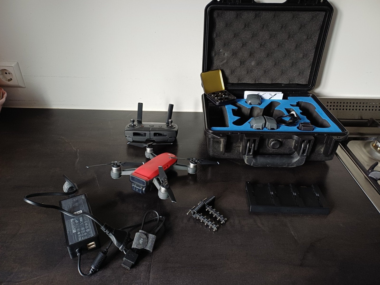 DJI spark met fly more combo pakket en extra's nieuwstaat!, RTF (Ready to Fly), Quadcopter of Multicopter, Zo goed als nieuw, Ophalen