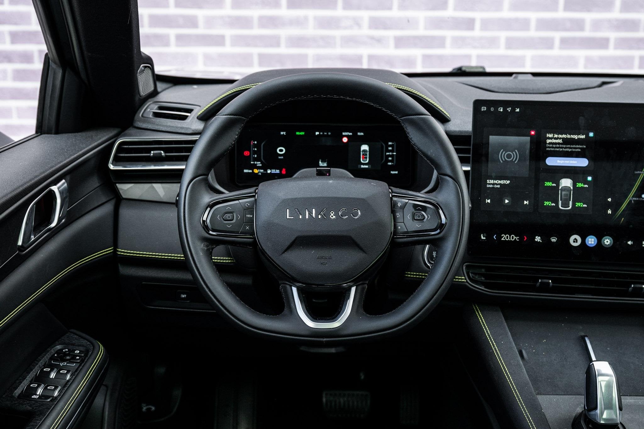 Lynk & Co 01 1.5 Plug-in Hybrid More | PHEV | Trekhaak | Two, Auto's, 12 maanden, 4 cilinders, Bedrijf, Hybride Elektrisch/Benzine