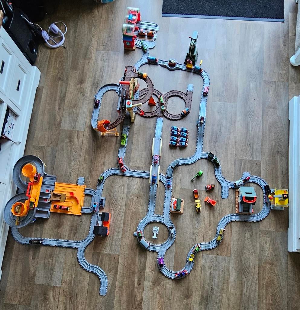 Grote complete Thomas de trein set inclusief 37 treintjes, Ophalen