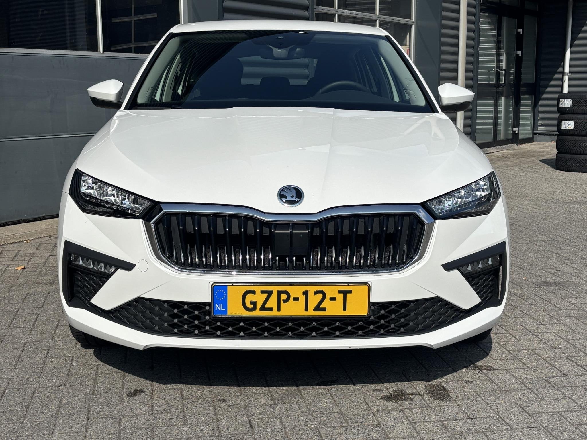 Skoda Scala 1.0 TSI Business Edition | Apple carplay & Andro, Auto's, Voorwielaandrijving, Scala, 116 pk, Wit