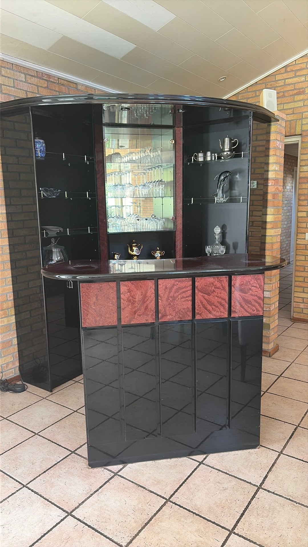 Kast met aparte bar, Ophalen, Gebruikt