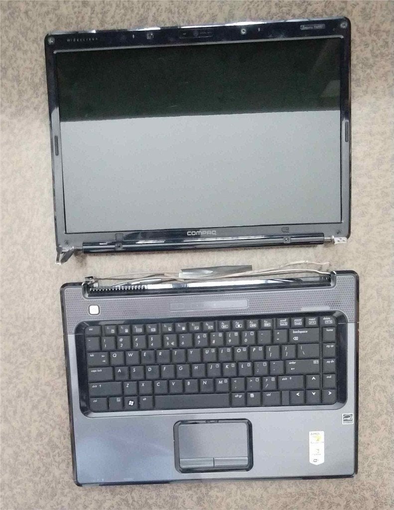 Deels ontmantelde Laptop  Compaq Presario V6700, Computers en Software, Ophalen of Verzenden, Niet werkend, 15 inch, Onbekend