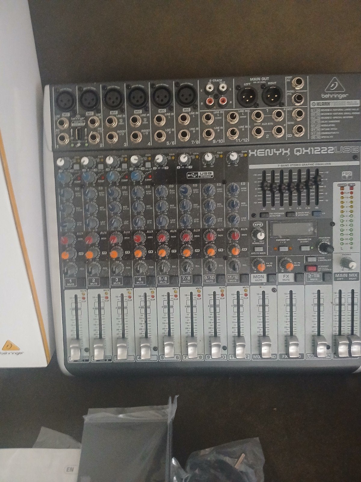 Behringer Xenyx QX1222USB Mixer - Zo goed als nieuw, Muziek en Instrumenten, Ophalen, Zo goed als nieuw, 10 tot 20 kanalen, Microfooningang