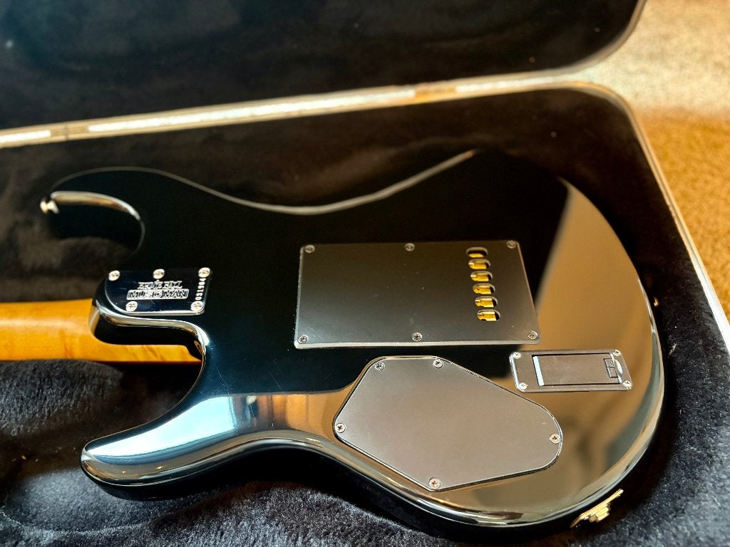 Foto 13 van Ernie Ball Music Man " LUKE "   elektrische gitaar