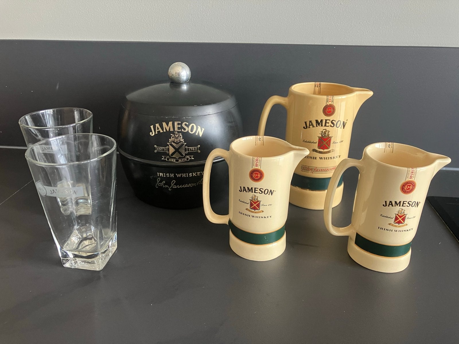 Jameson Whiskey set: waterkannetjes, ijsemmer en glazen, Vintage, Gebruikt, Meerkleurig, Ophalen of Verzenden