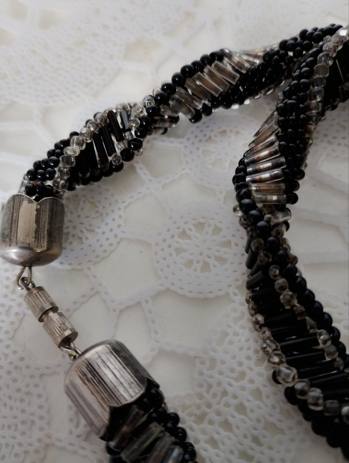 Leuke ketting jaren 50 zwart en wit, Ophalen, Zo goed als nieuw, Wit, Overige materialen