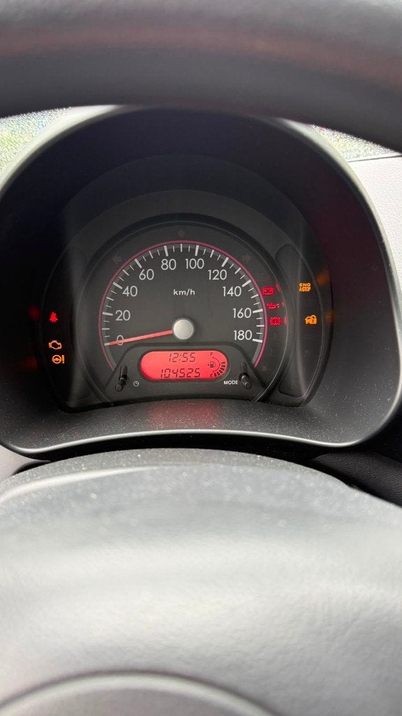 Foto 3 van Suzuki Alto 1.0 EASSS 5-drs (2013)- benzine- 4 nieuwe banden