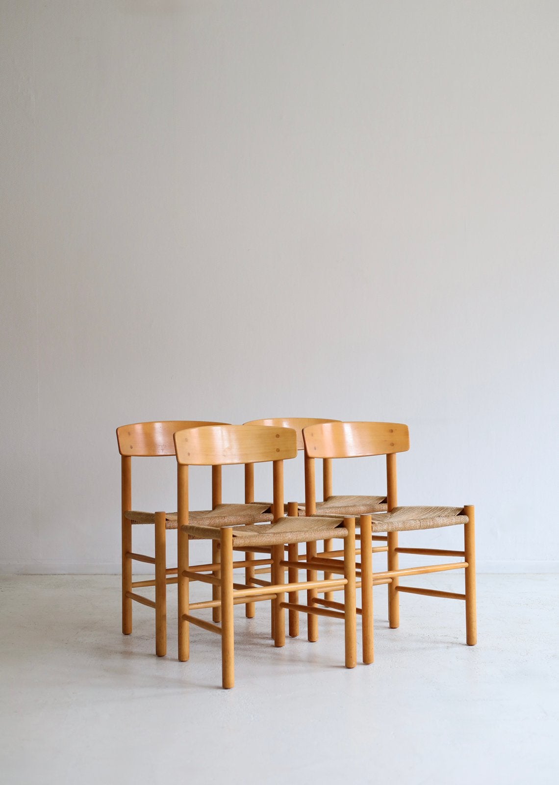 Set van 4 vintage eetkamerstoelen J39 folkestol 1947, Huis en Inrichting, Ophalen, Vintage design, Bruin, Pim@tijdperk.eu  leyla@tijdperk.eu