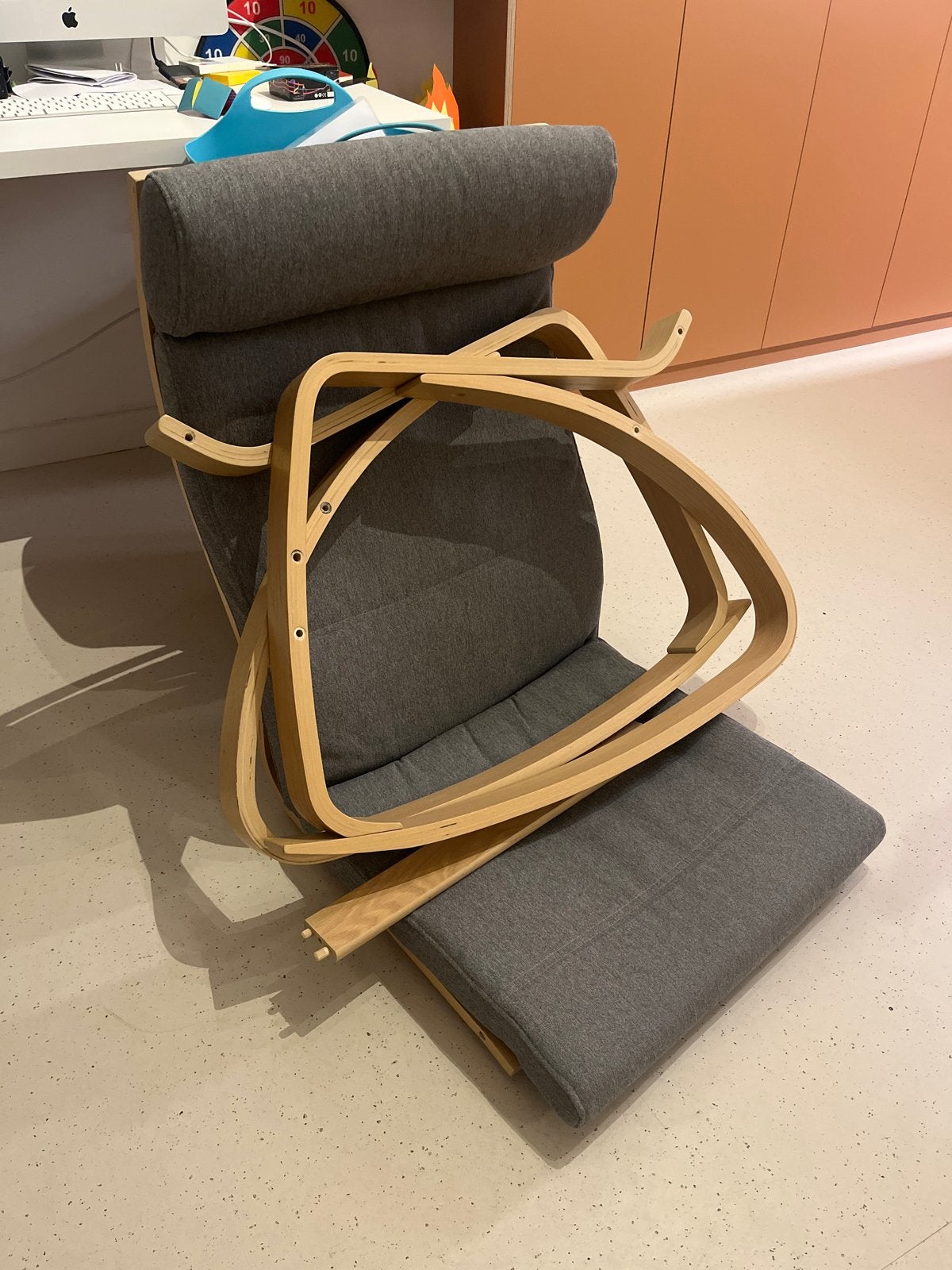 Ikea Poäng stoel met grijze kussens, Huis en Inrichting, Stoelen, Ophalen, Gebruikt, Hout, Eén