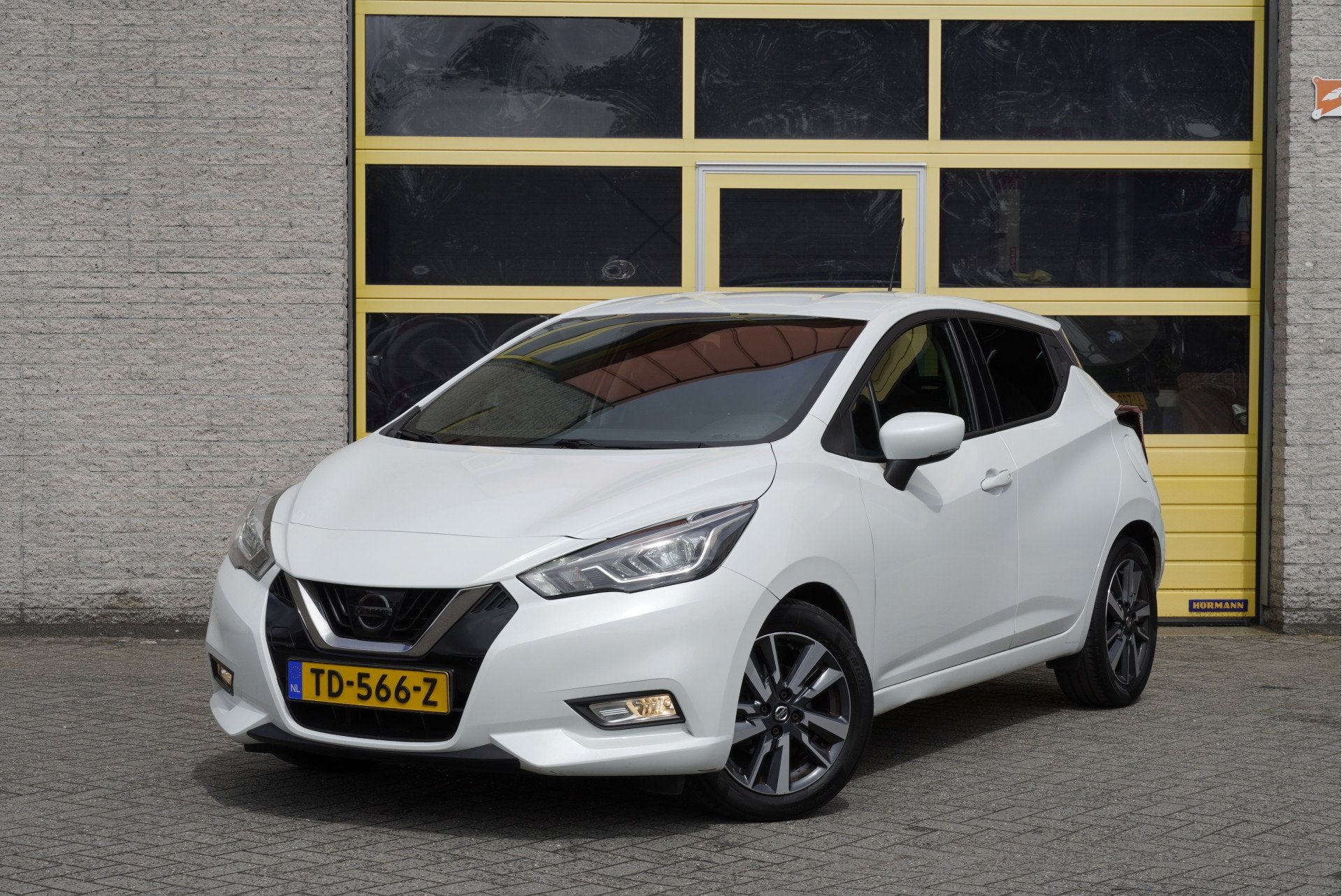 Nissan Micra 0.9 IG-T 5drs N-Connecta BJ2018 Lmv 16" | Led |, Voorwielaandrijving, 898 cc, Stof, 525 kg