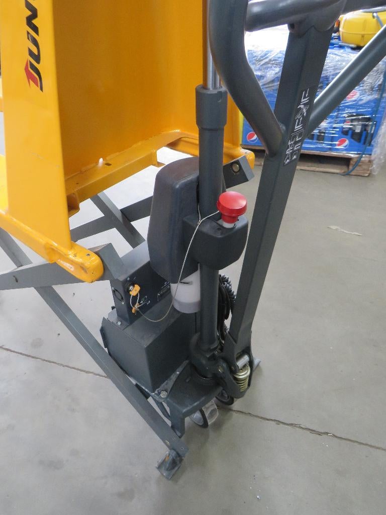Foto 4 van jungheinrich palletwagen hoogheffer schaarhefwagen elektrisc
