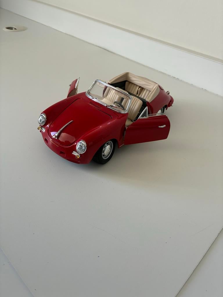 Porsche 356B Cabriolet Schaalmodel 1:18 Rood, Ophalen of Verzenden, Zo goed als nieuw, Auto, Overige merken