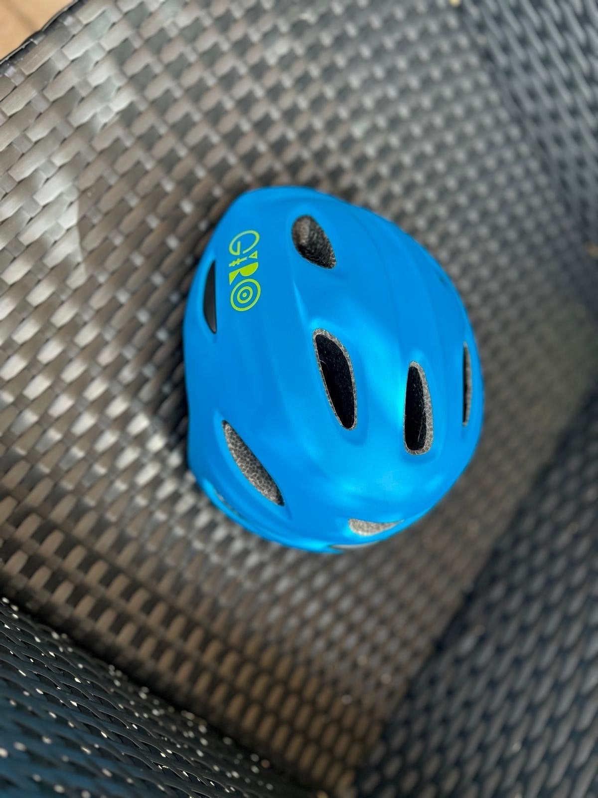 Giro kinderfietshelm - Blauw, Fietsen en Brommers, Fietsaccessoires | Fietshelmen, Ophalen of Verzenden, Zo goed als nieuw, Overige maten