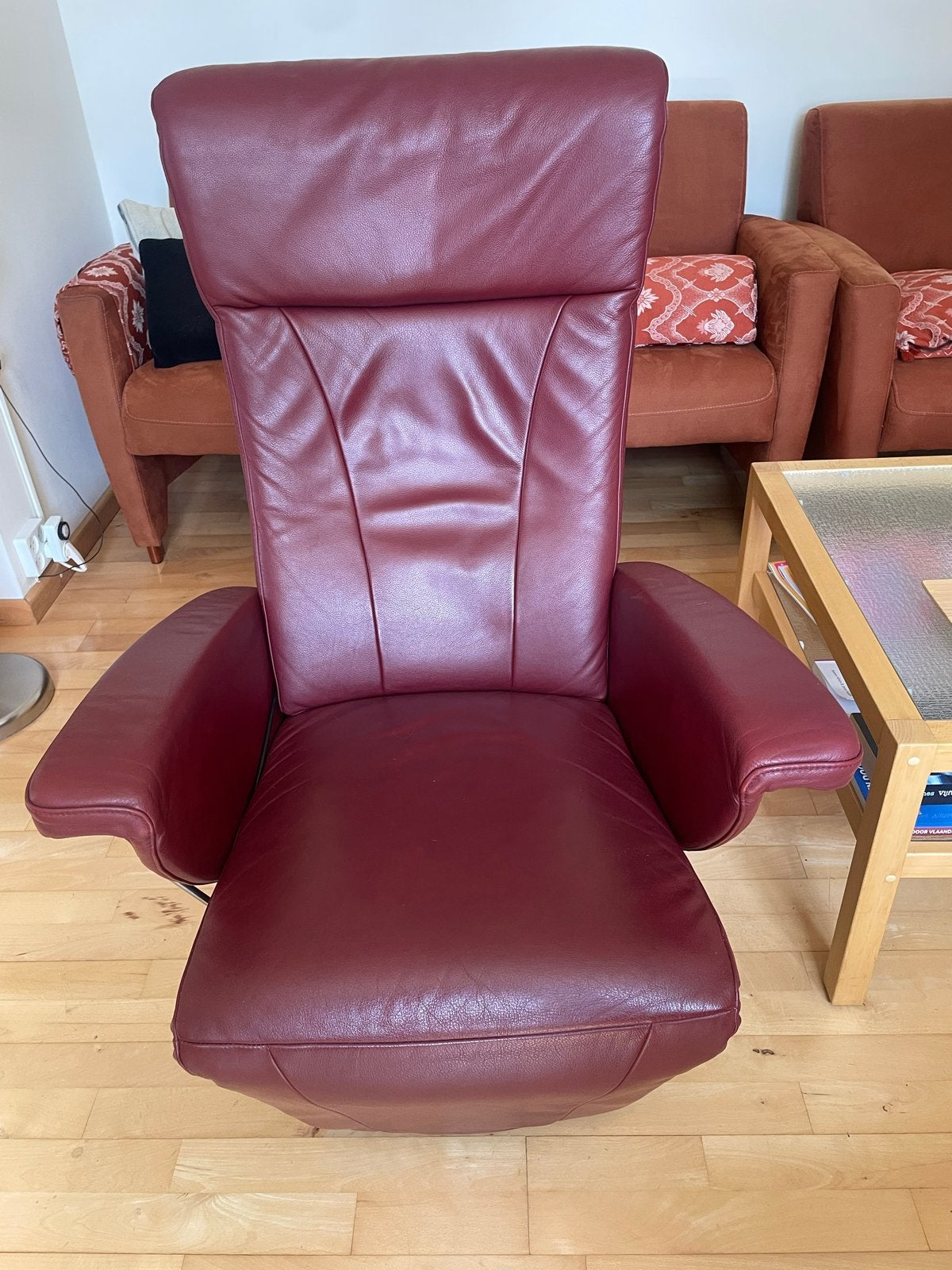 Leren relaxfauteuil met opblaasbare lendensteun, Ophalen, Gebruikt, Leer