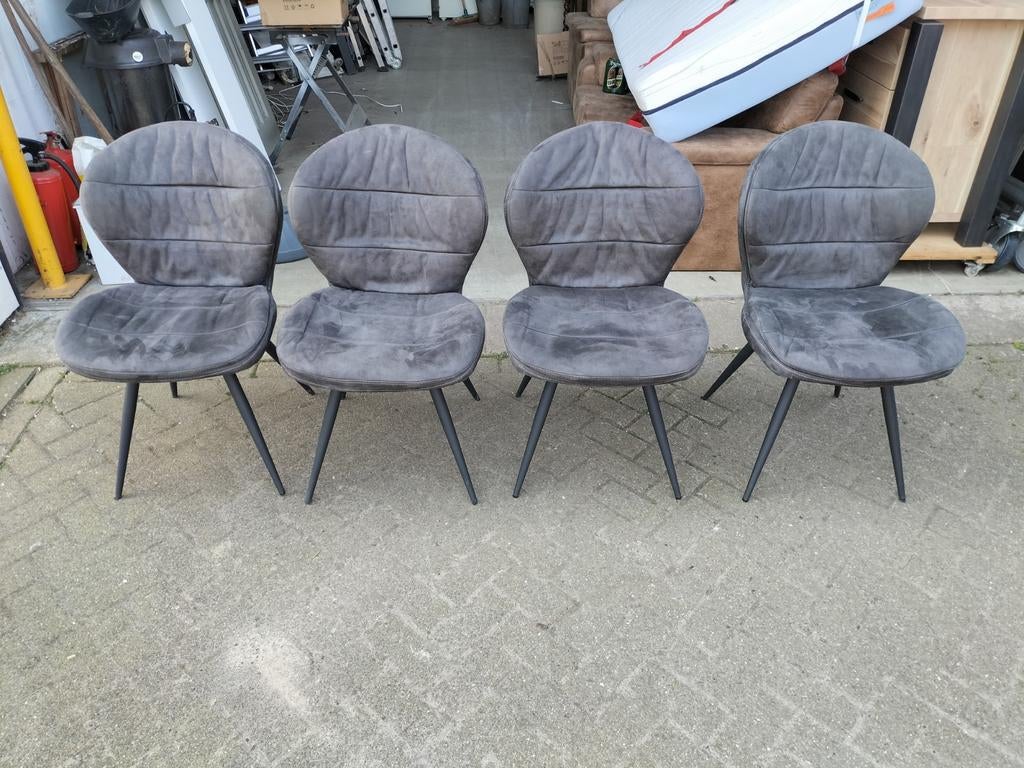 4 nette eetkamerstoelen, Ophalen, Zo goed als nieuw, Stof, Vier