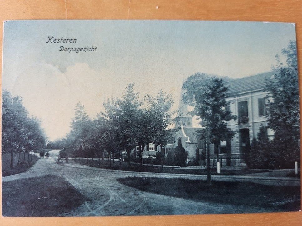 WD-006/9 Oude ansichtkaart Kesteren Dorpsgezicht (Gelopen), Verzamelen, Ophalen of Verzenden, Voor 1920, Gelopen, Gelderland