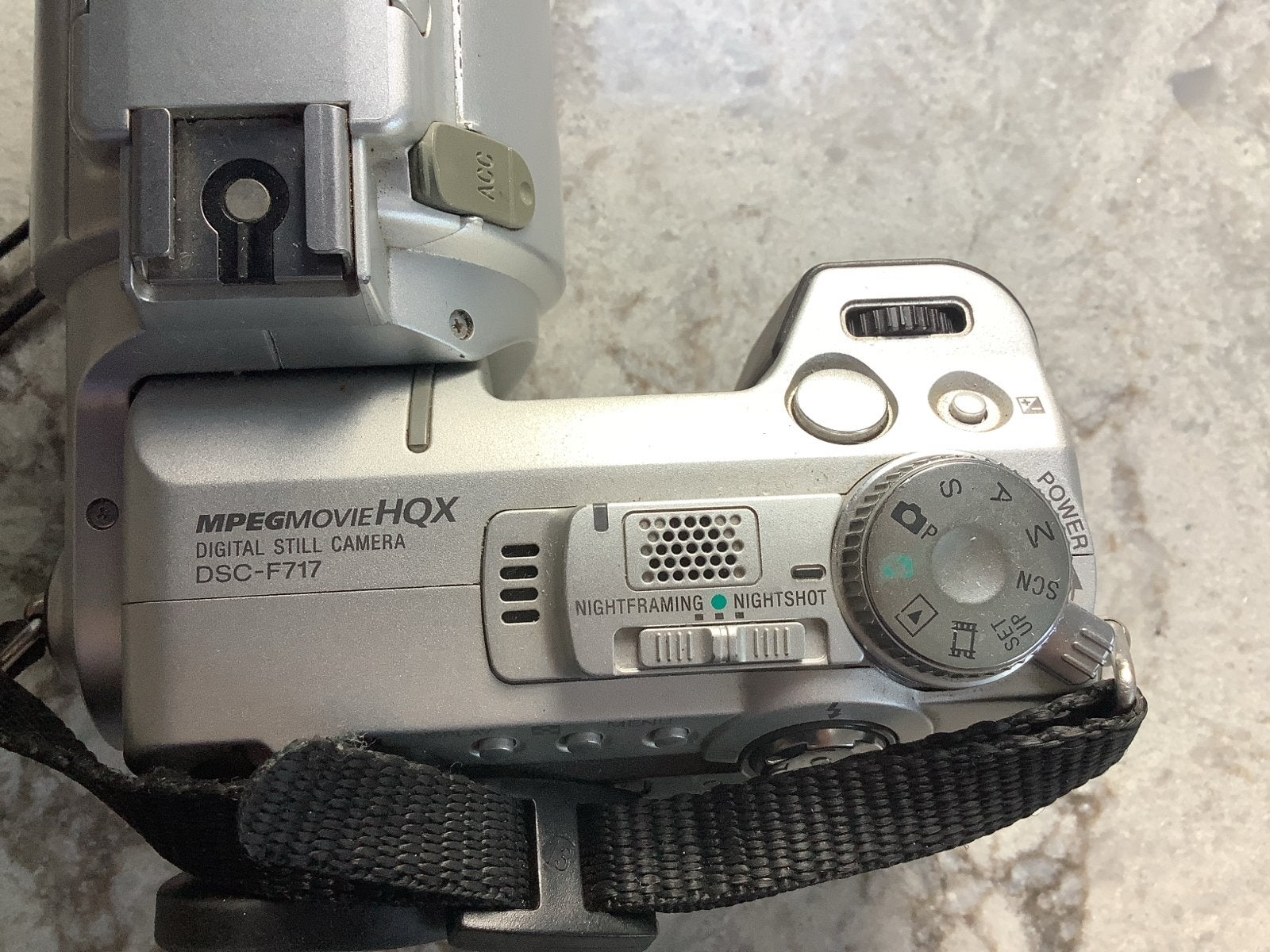 Sony DSC-F717 Digitale Camera met Carl Zeiss Lens, Ingebouwde flitser, Gebruikt, Ophalen of Verzenden, Compactcamera