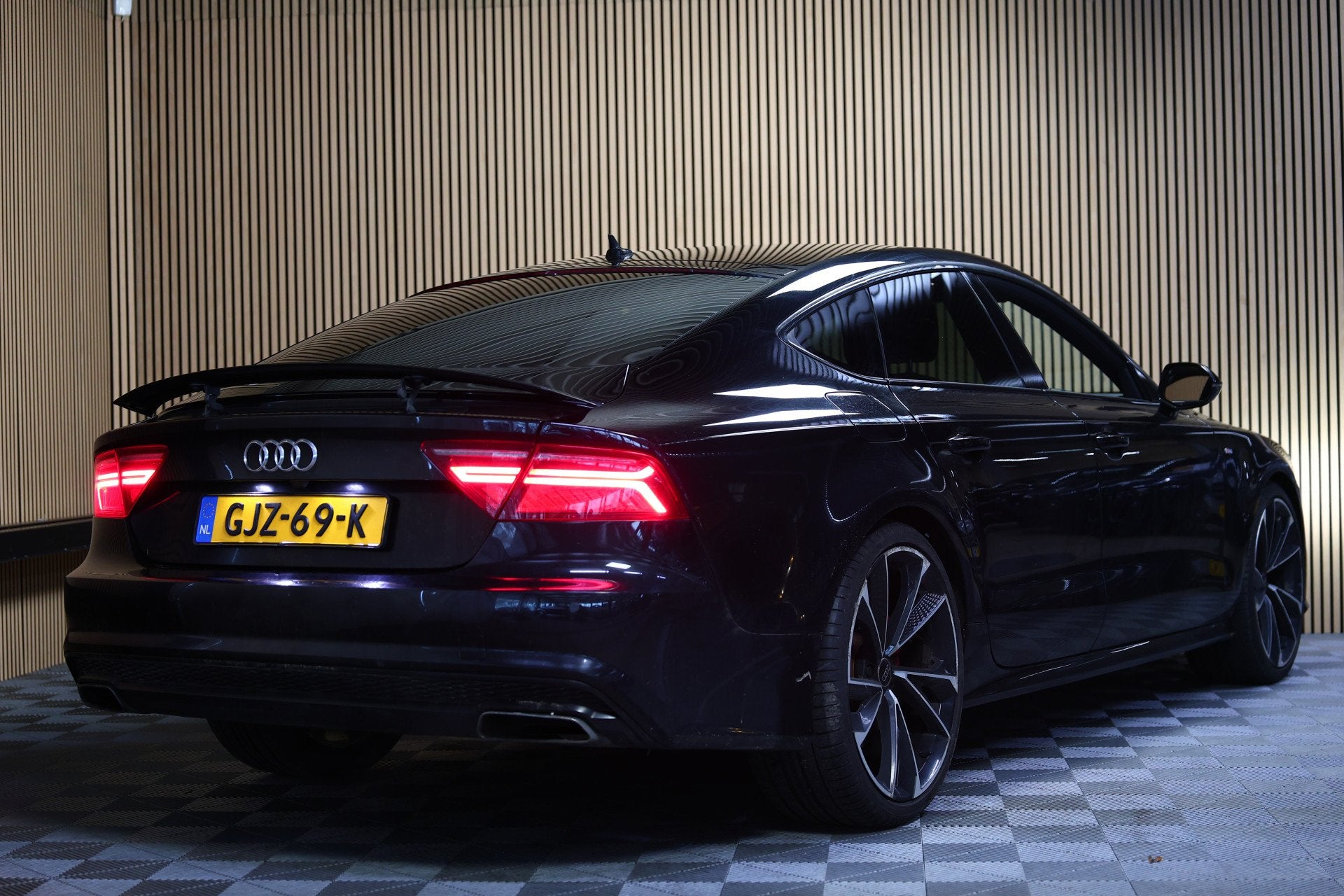 Audi A7 Sportback 1.8 TFSI S-Line AVM CARPLAY CAMERA NAV LEE, 4 stoelen, Zwart, Bedrijf, Automatische klimaatregeling