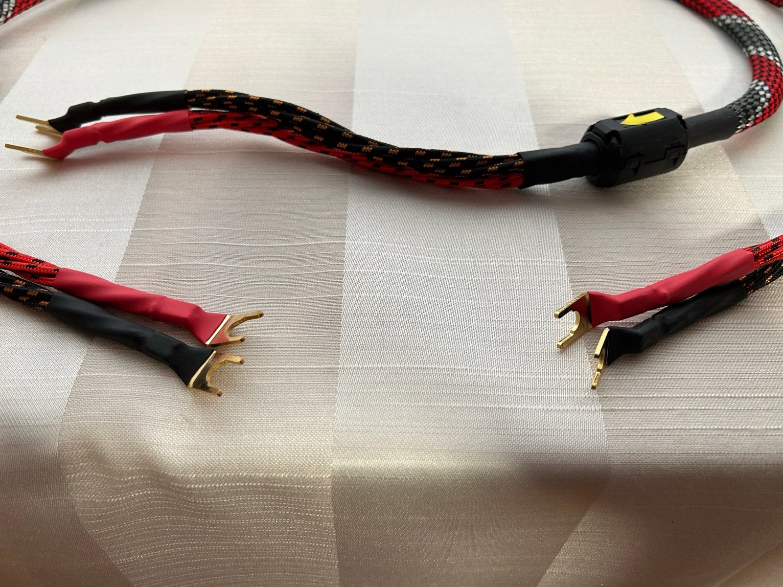 Hoogwaardige Luidsprekerkabels - Rood/Zwart Gevlochten, Ophalen, Zo goed als nieuw, Minder dan 2 meter, Luidsprekerkabel