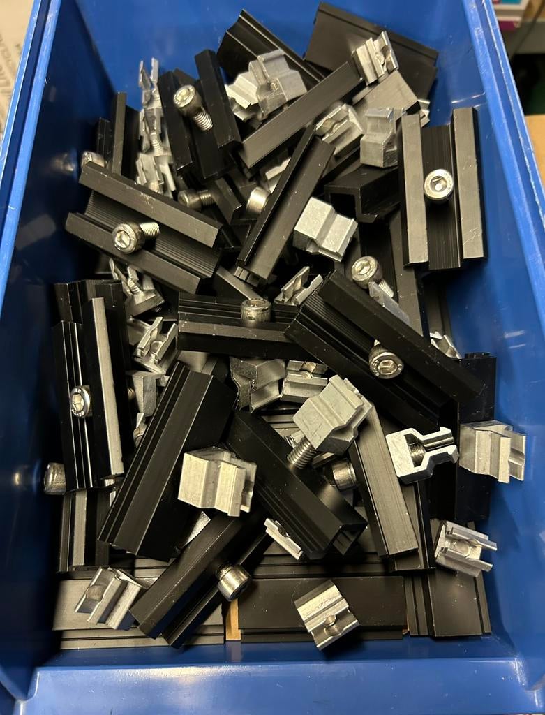 Aluminium eind en middenklemmen voor zonnepanelen, Ophalen, Nieuw