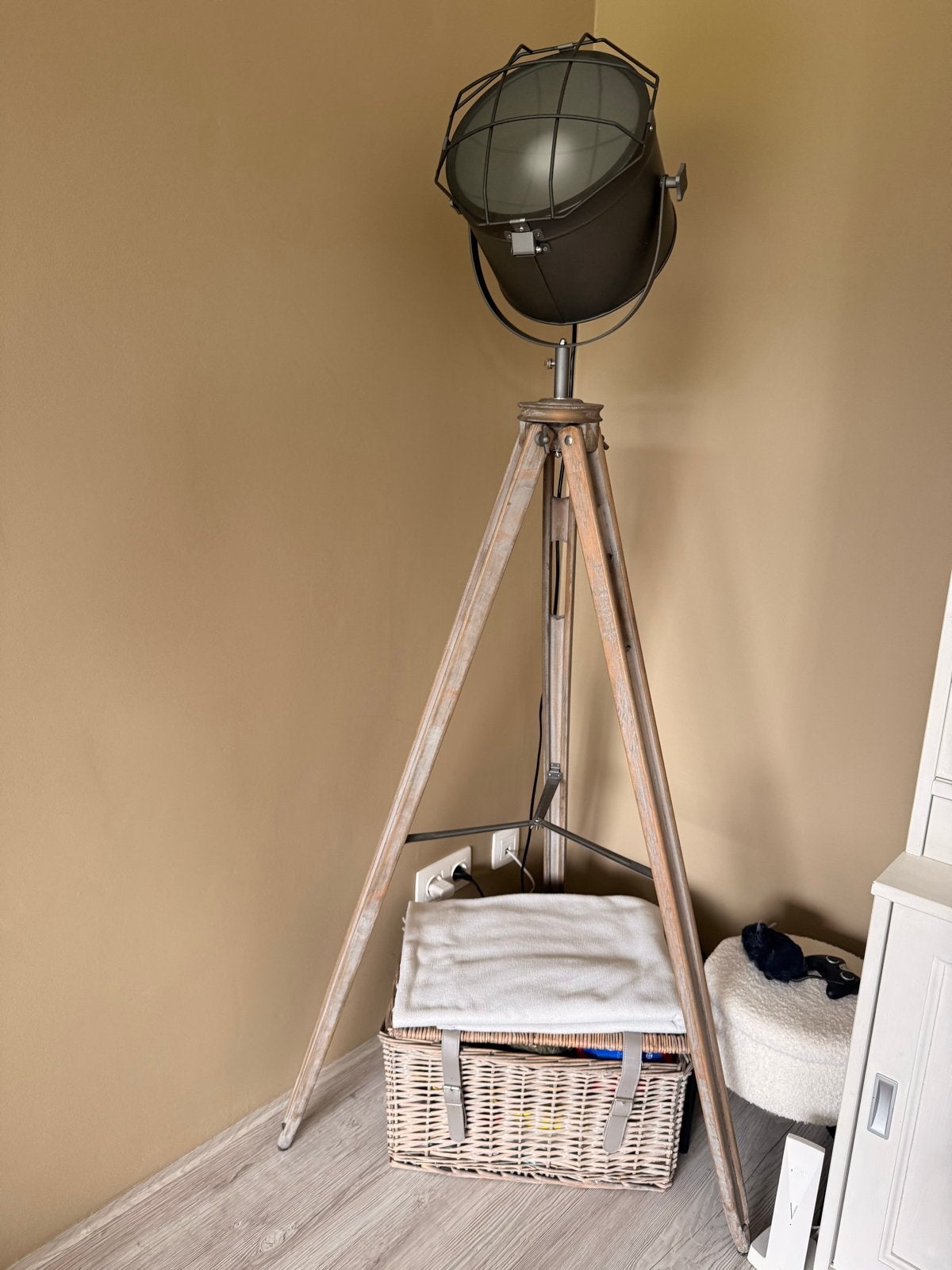 Industriële Vloerlamp / Studio Lamp op Statief, Ophalen, Gebruikt, Hout, 100 tot 150 cm