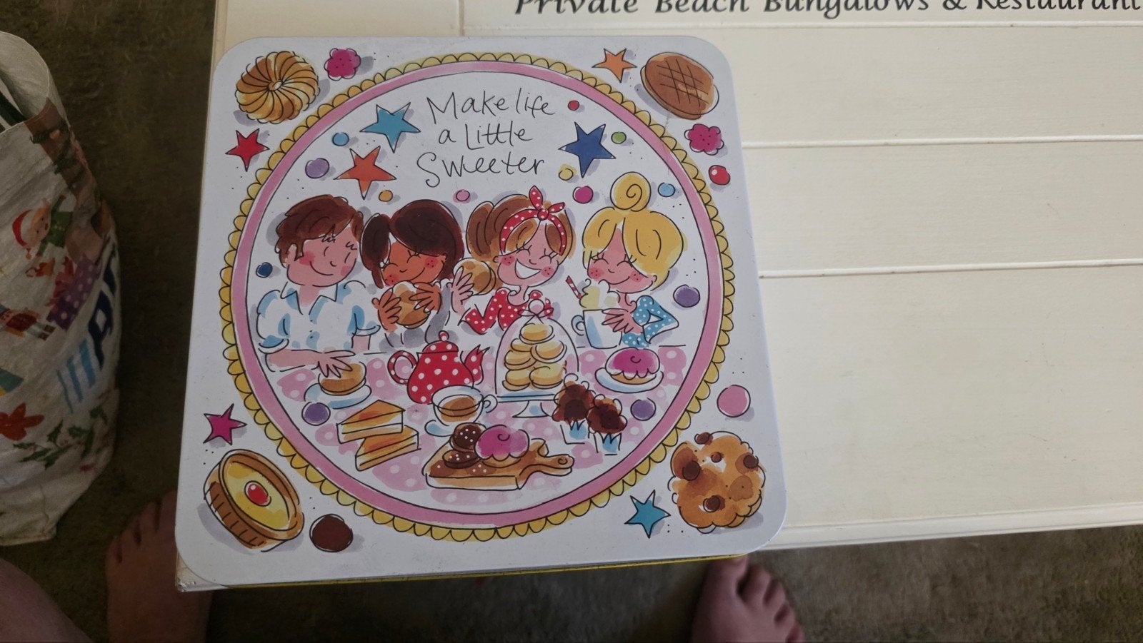 Leuke koekblik met vrolijke illustraties, Meerkleurig, Overige stijlen, Ophalen of Verzenden, Zo goed als nieuw