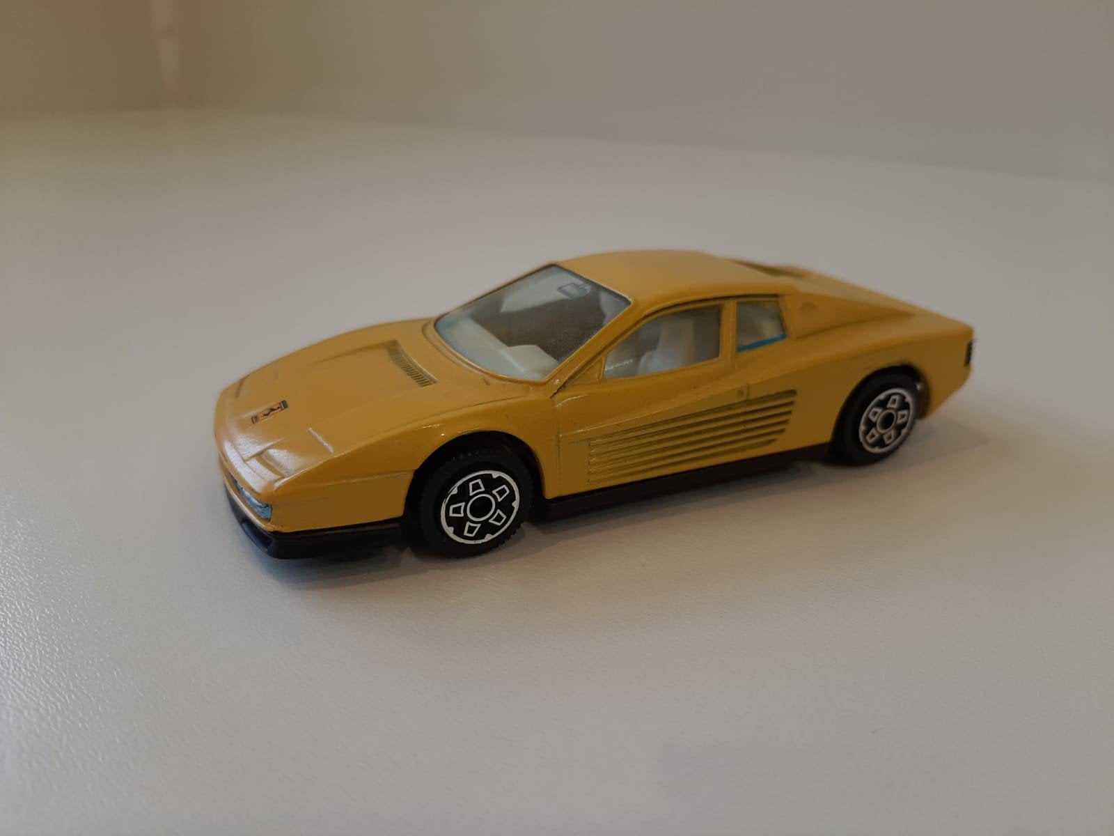 Model auto
Burago
Ferrari Testarossa
schaal 1:43, Hobby en Vrije tijd, Modelauto's | 1:43, Ophalen of Verzenden, Gebruikt, Auto
