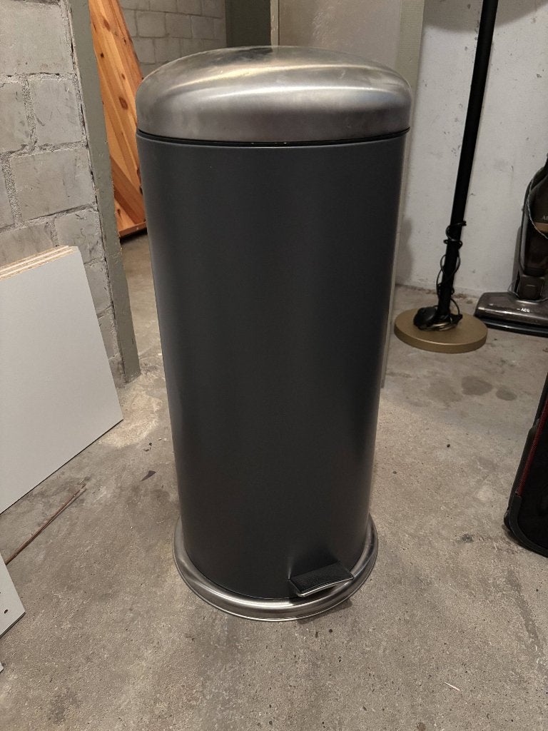 Grote praktische TrashBin/pedaalemmer met veel volume, Ophalen, Gebruikt