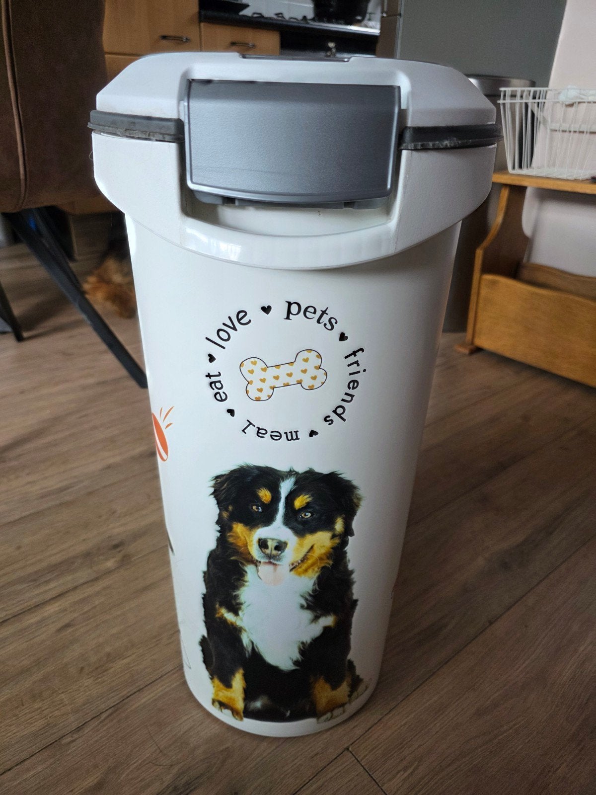 grote curver voerton 54 liter, Ophalen, Zo goed als nieuw