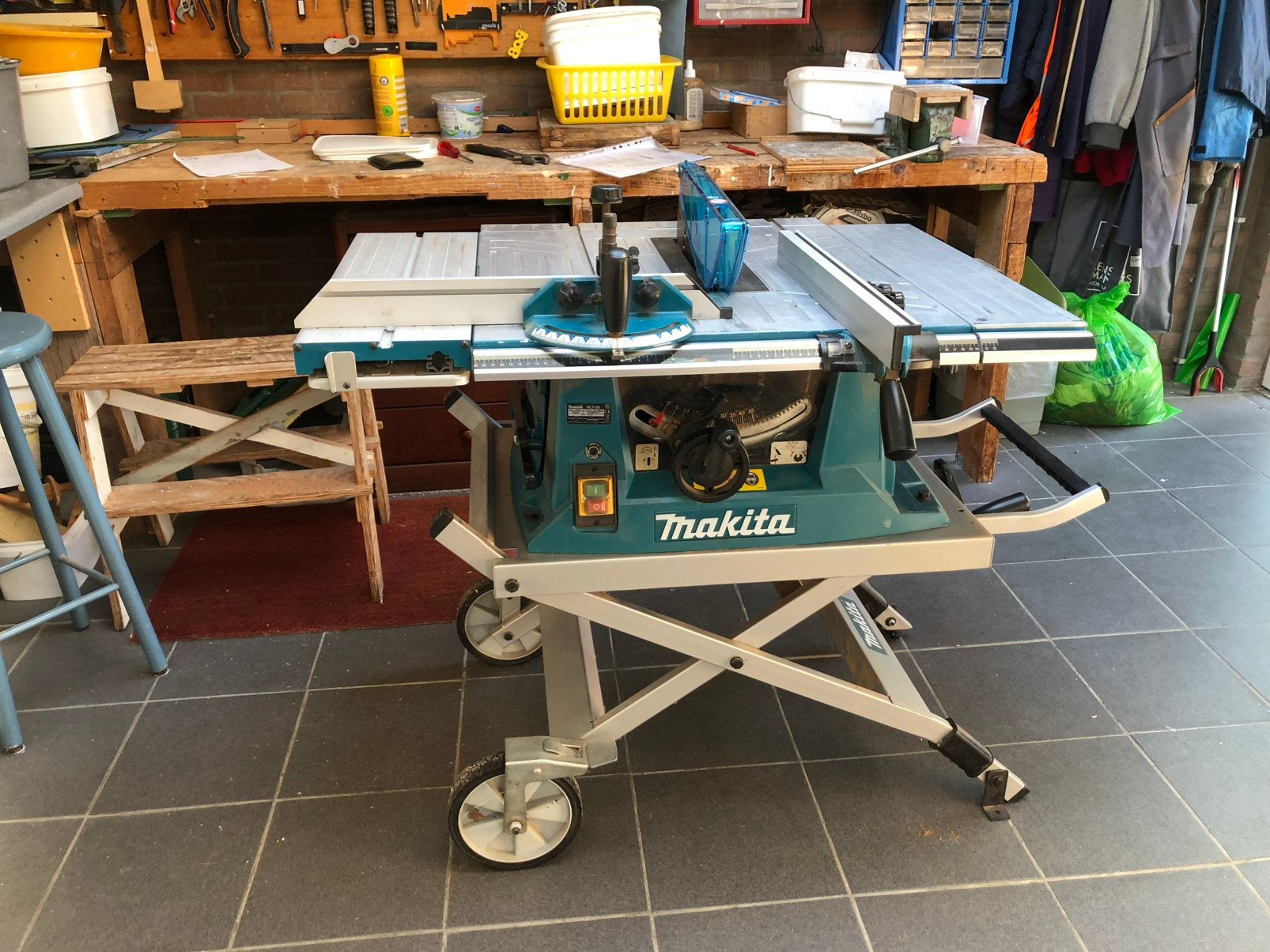 Makita zaagtafel MLT 100 met Makita onderstel WST 03, Doe-het-zelf en Verbouw, Gereedschap | Zaagmachines, Ophalen, Gebruikt, Cirkelzaag