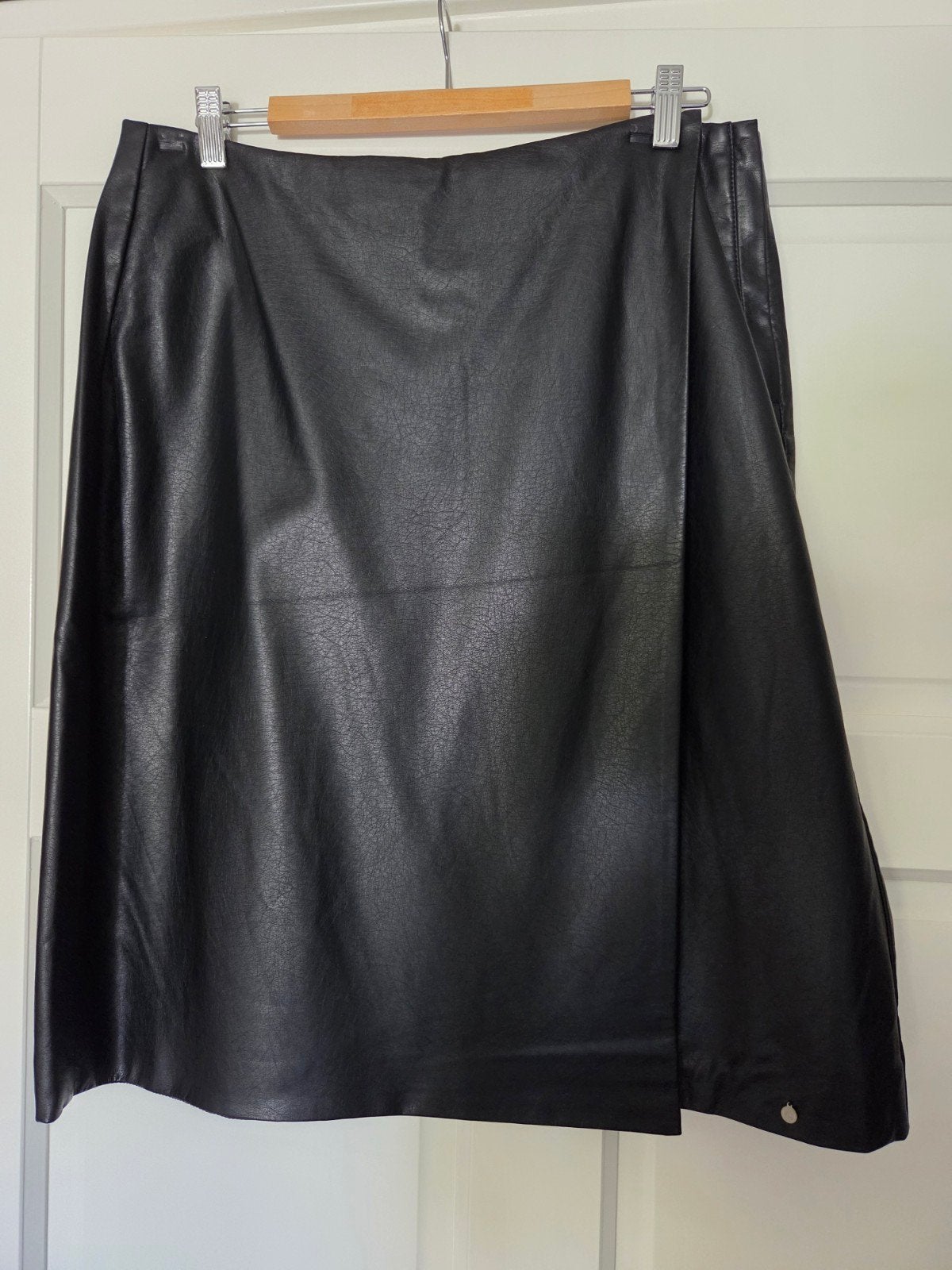 ZUSSS Zwarte Faux Leren rok Maat XL, Zwart, Maat 46/48 (XL) of groter, Nieuw, Ophalen of Verzenden