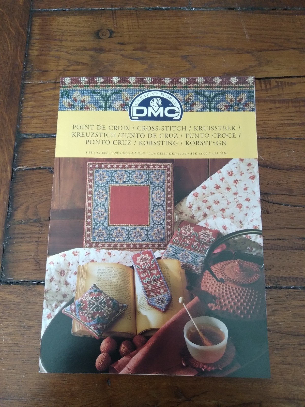 DMC Borduurpatroon - Kruissteek - Bloemmotieven, Hobby en Vrije tijd, Ophalen of Verzenden, Gebruikt, Handborduren, Patroon
