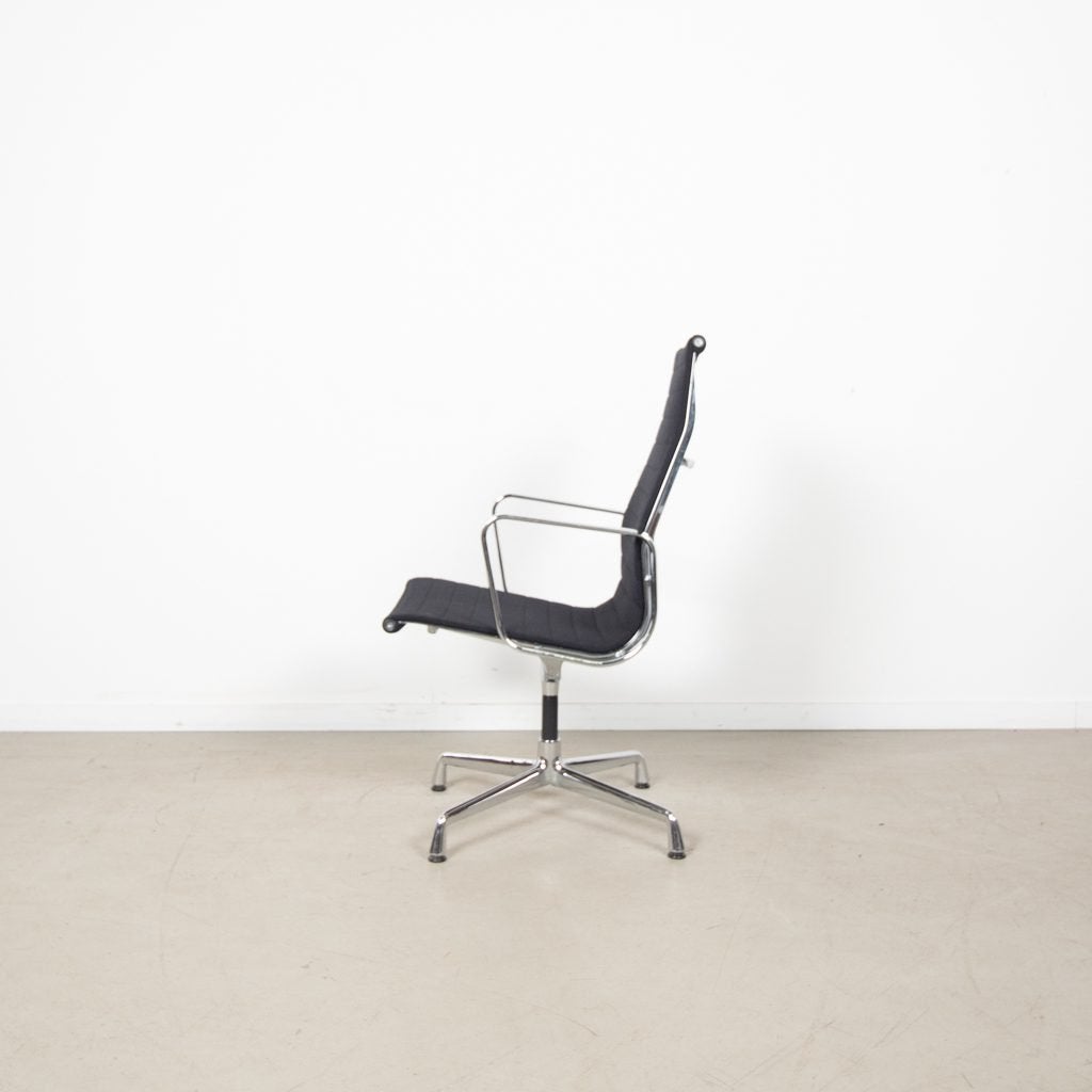 Vitra Eames EA 112 Bureaustoel Zwart Hopsak – Chroom, Niet ingevuld, Zo goed als nieuw, Niet ingevuld, Niet ingevuld
