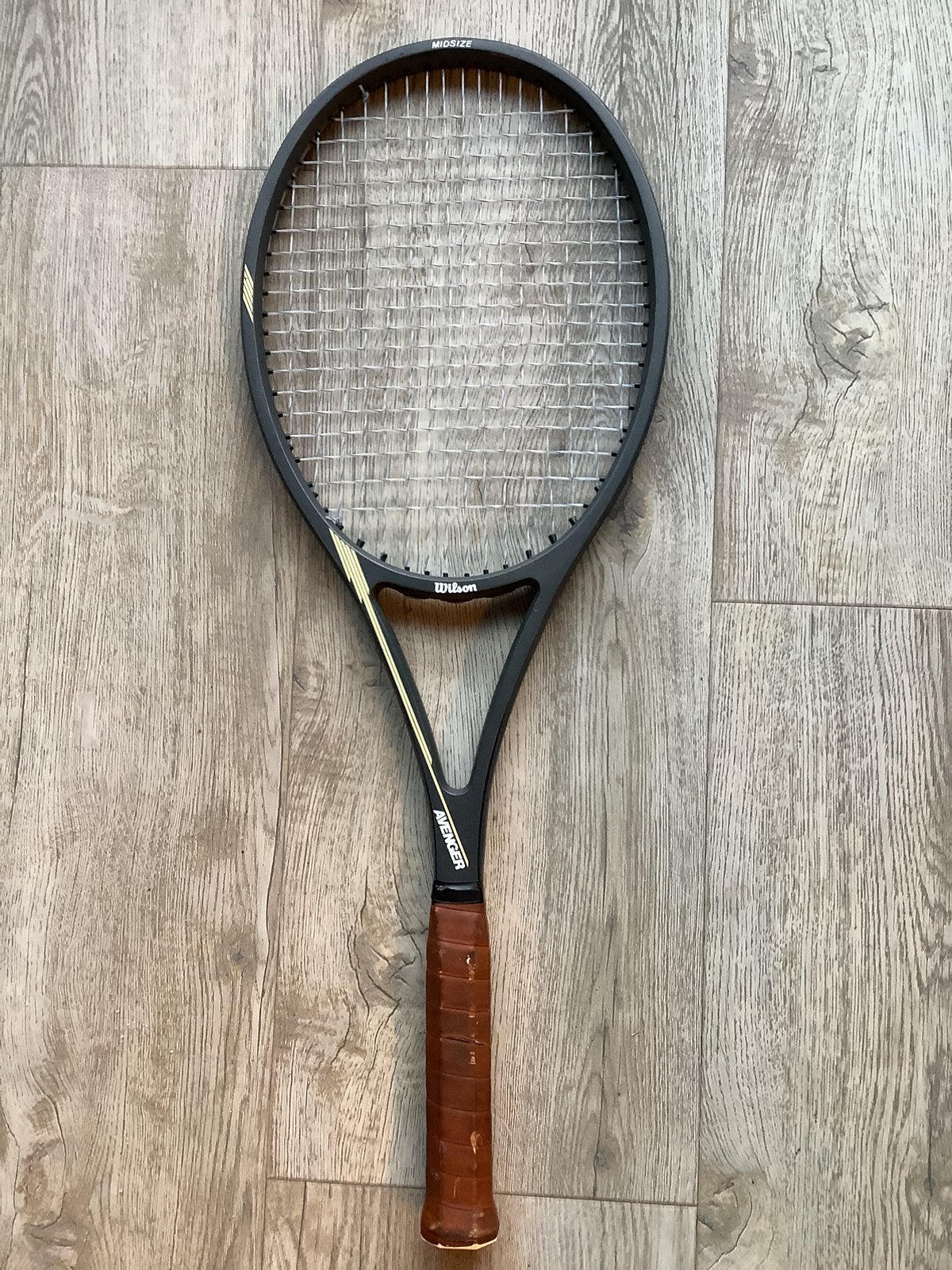 Wilson Avenger tennisracket, Sport en Fitness, Tennis, L4, Ophalen of Verzenden, Zo goed als nieuw, Wilson