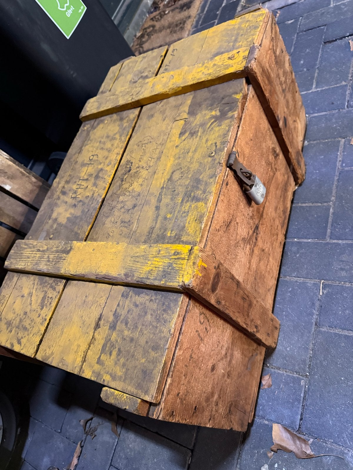 Oude houten kist met gebreken - Ideaal voor restauratie, Ophalen, Gebruikt, 50 tot 100 cm, 5 – 50