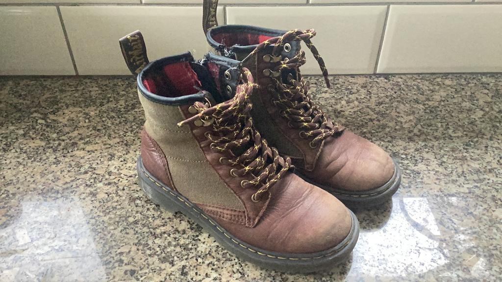 Dr. Martens mt 32, Gebruikt, Schoenen, Ophalen of Verzenden, Jongen