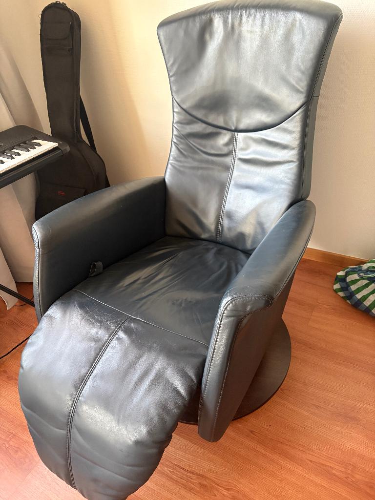 Relax fauteuil, Huis en Inrichting, Fauteuils, Gebruikt, Leer, 50 tot 75 cm, 75 tot 100 cm, Ophalen