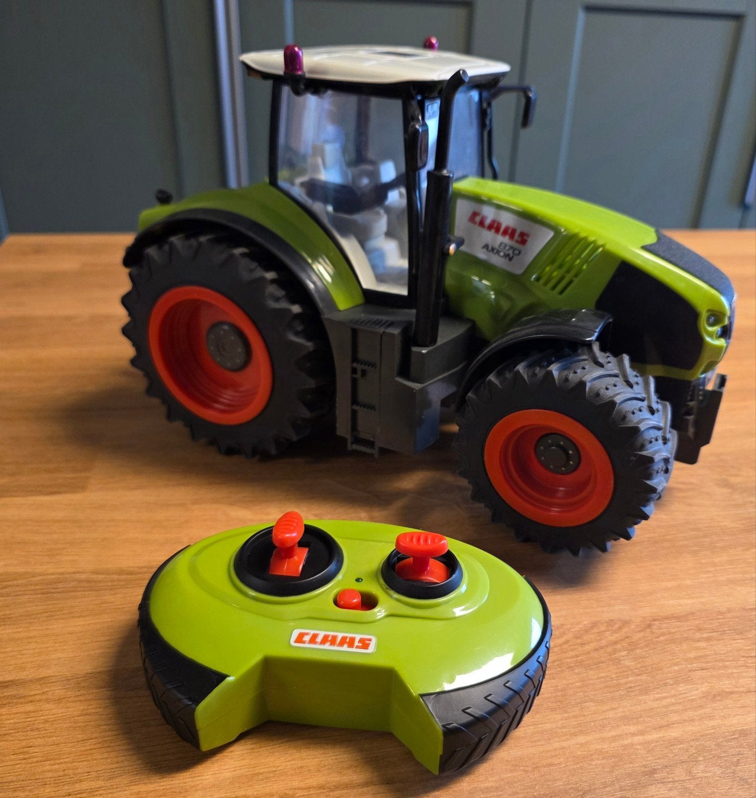 Claas Axion 870 RC Tractor - Goede staat, Ophalen of Verzenden, Gebruikt, Afstandsbediening
