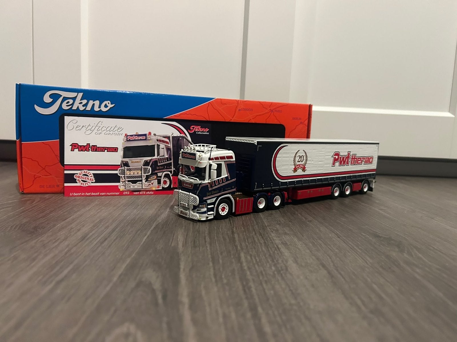 Tekno Pwt Thermo vrachtwagen model met certificaat, Hobby en Vrije tijd, 1:32 tot 1:50, Zo goed als nieuw, Truck, Ophalen