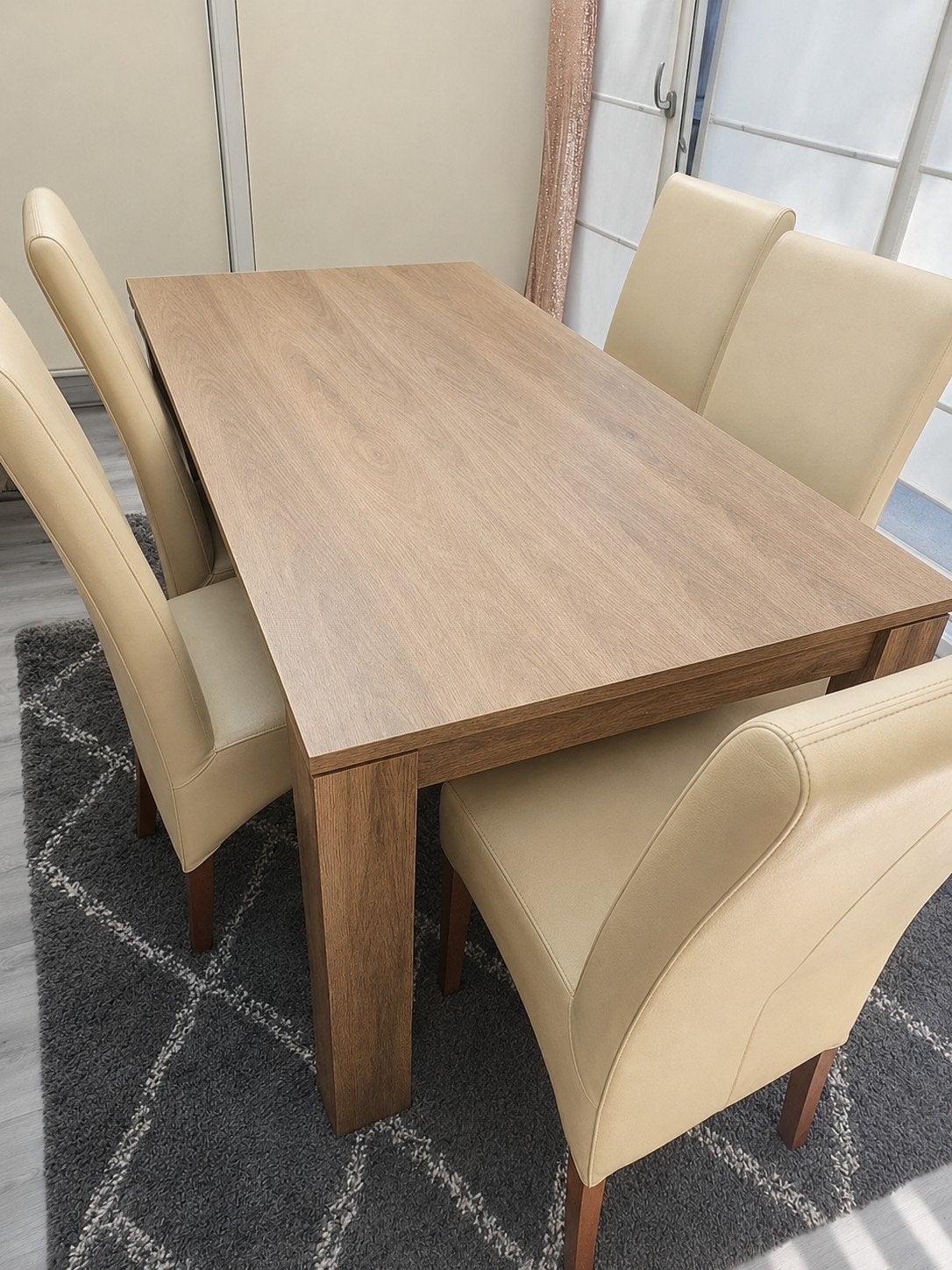 Ruime eettafel donkere eiken 90 x 160cm en 2x stoelen, Ophalen, Zo goed als nieuw, Hout, Leer, 4 tot 6 stoelen