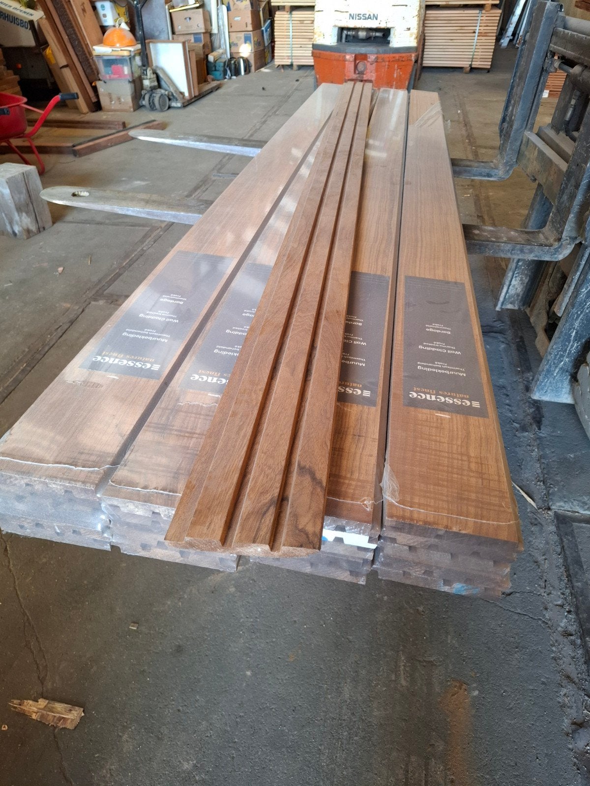partij 21 st frake termowood trippel rhombus 275 cm bezorgen, Tuin en Terras, Ophalen, Nieuw, 250 cm of meer, Planken