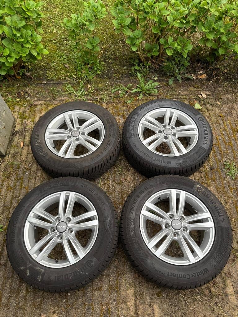 Set Continental Winterbanden 16 inch 8mm, Auto-onderdelen, Banden en Velgen, Ophalen, 16 inch, Banden en Velgen, 205 mm