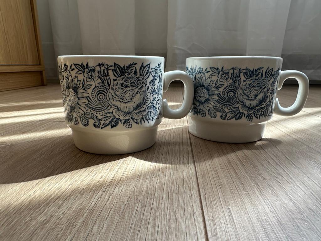 Vintage Badonviller koffiemok met blauw-wit bloemenpatroon, Ophalen of Verzenden, Zo goed als nieuw, Overige stijlen, Kop(pen) en/of Schotel(s)