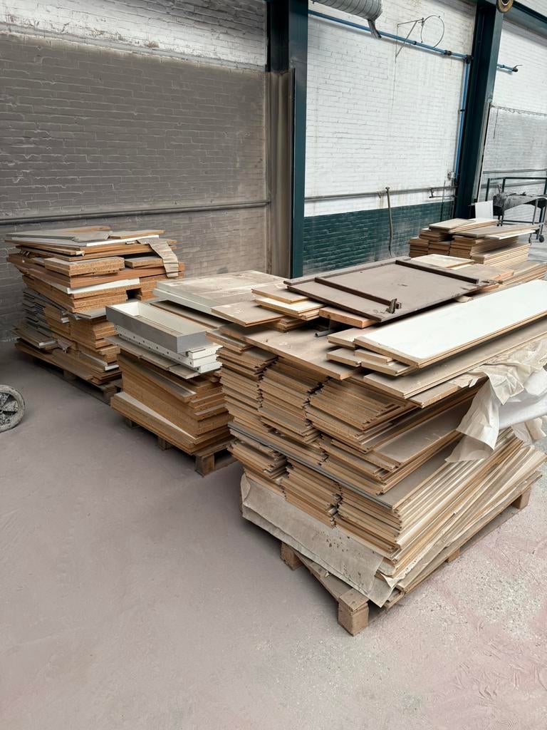 Rest partij platen, Doe-het-zelf en Verbouw, Hout en Planken, Ophalen, Minder dan 25 mm, Zo goed als nieuw, Pallet