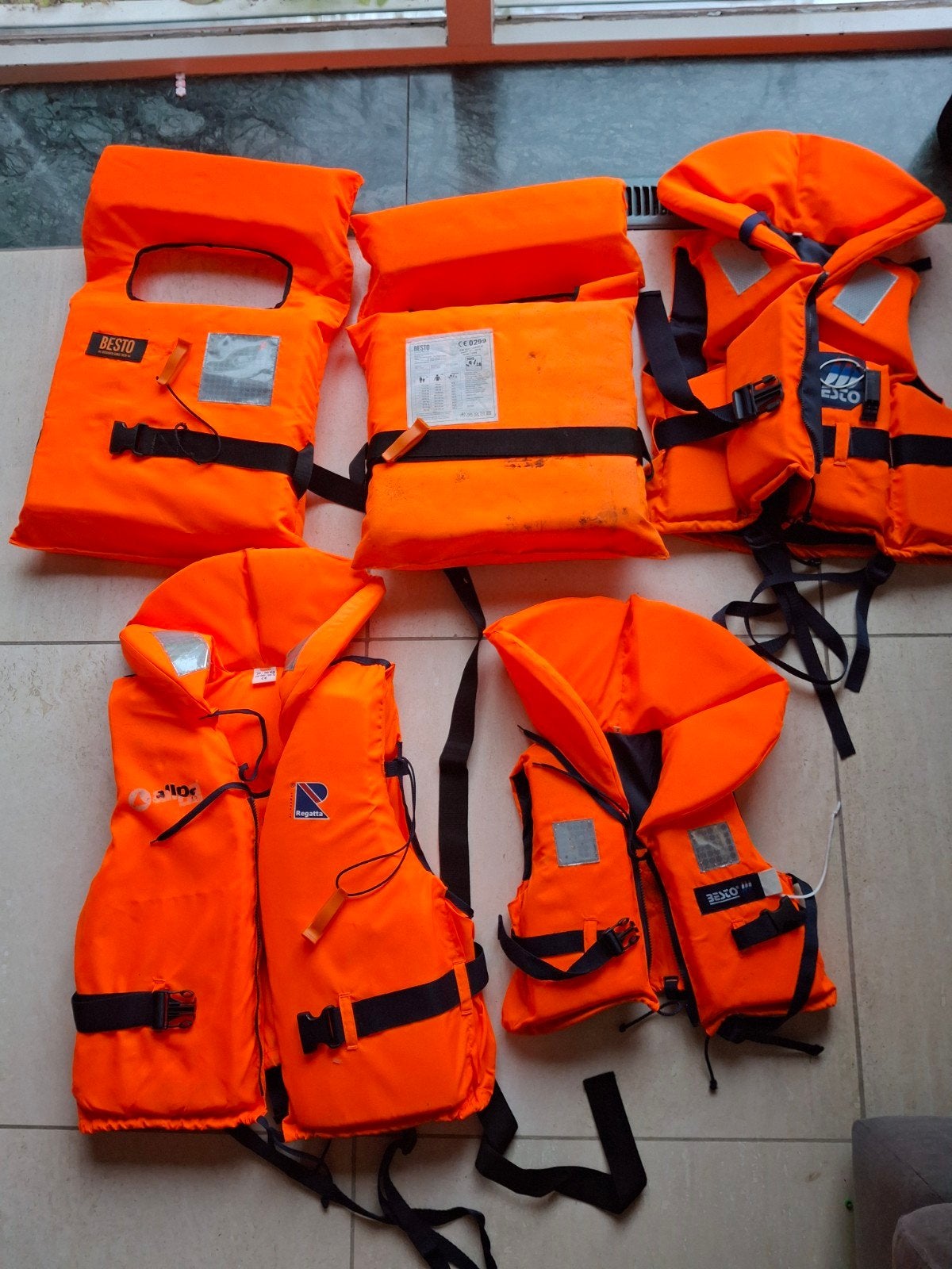 5x Besto 100N reddingsvesten – verschillende maten/modellen, Watersport en Boten, Watersportkleding, Ophalen of Verzenden, Kind