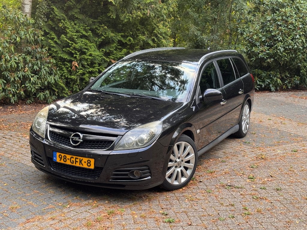 Opel Vectra 2.2 16V executive St.wgn 2008 Zwart, Auto's, Opel, 4 cilinders, Particulier, 1403 kg, Onderhoudsboekje