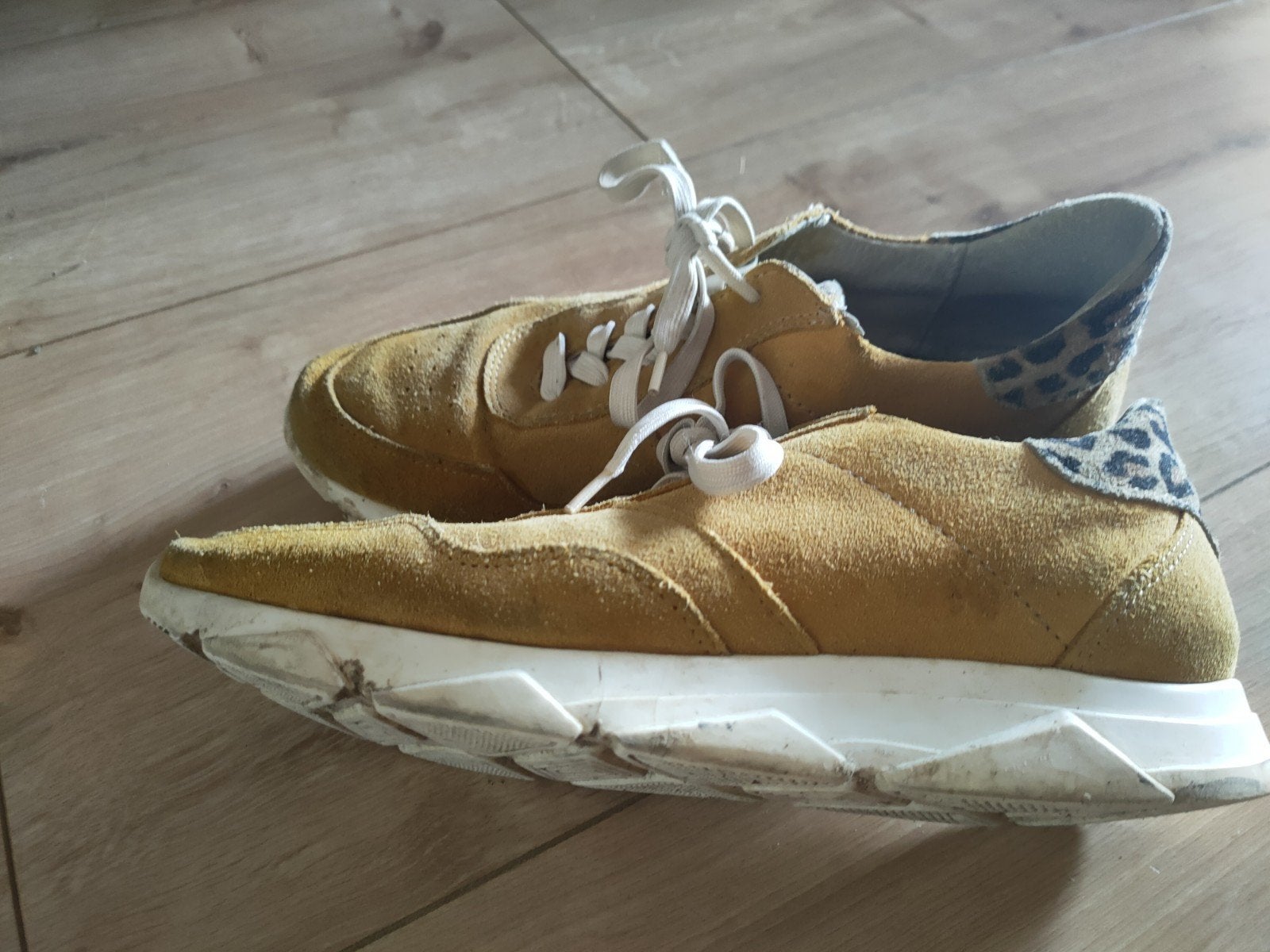Gratis ophalen schoenen maat 39, Kleding | Dames, Schoenen, Ophalen, Zo goed als nieuw, Zwart, Sneakers of Gympen